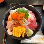 大海鮮丼(三是 （みこれ）)