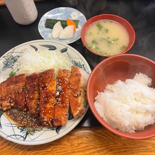 ごまたれ生姜焼き定食