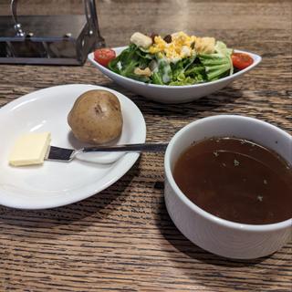 Aセット（スープ、ポートサラダ、珈琲）(欧風カレー・ギー (gii))