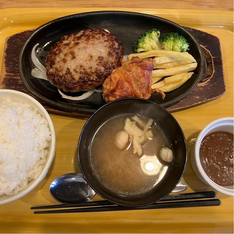 チーズINハンバーグ よくばりセット(ファイヤーバーグ 留萌店)