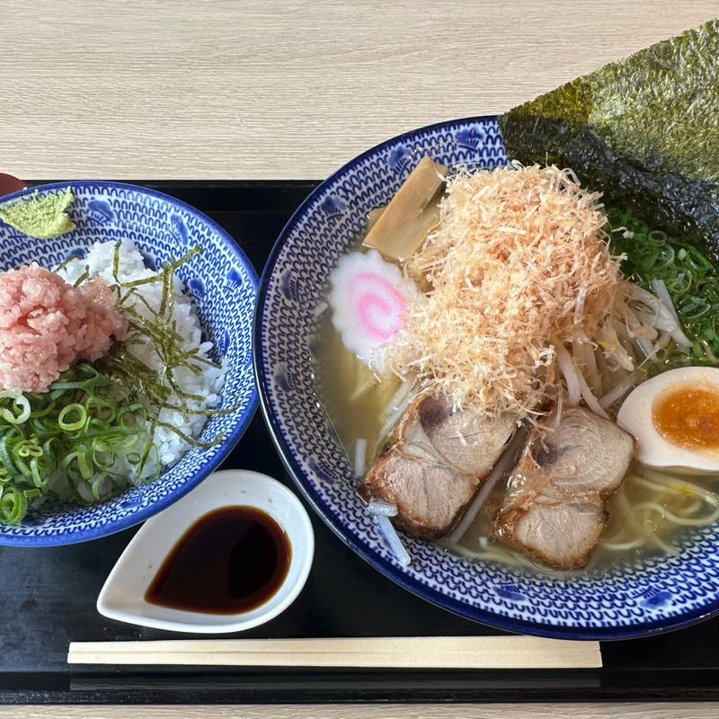 まぐろ追い節香る塩そば+ たたき鮪小丼セット(牧之原サービスエリア（下り） )