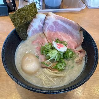 味玉濃厚豚骨ラーメン(池めん )