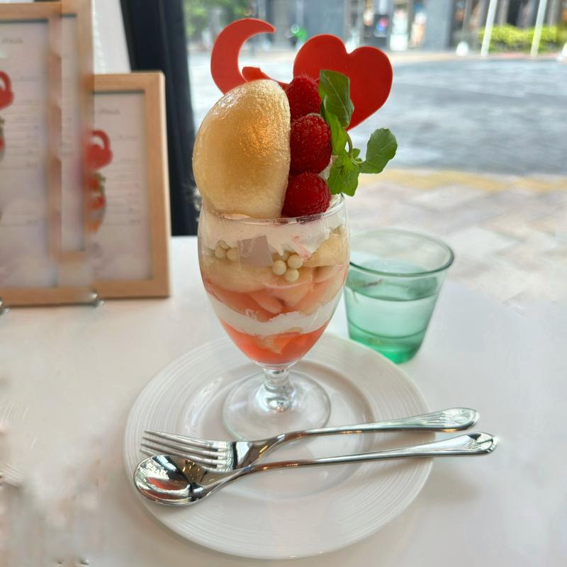 長田の桃パフェ(SWEETS＆GELATO JUGO)