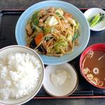 肉と野菜炒め定食