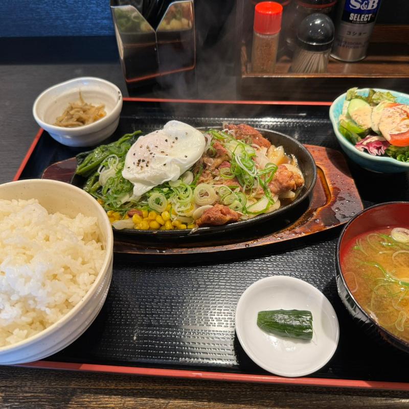 豚軟骨とろとろステーキ定食(にくまる)
