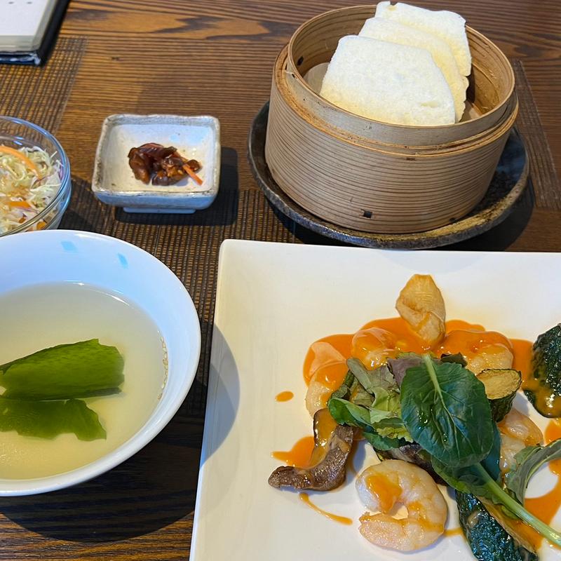 海老とオーロラソース(香港飲茶と中国料理のお店 香吃大食堂 （シャンチーダイショクドウ）)