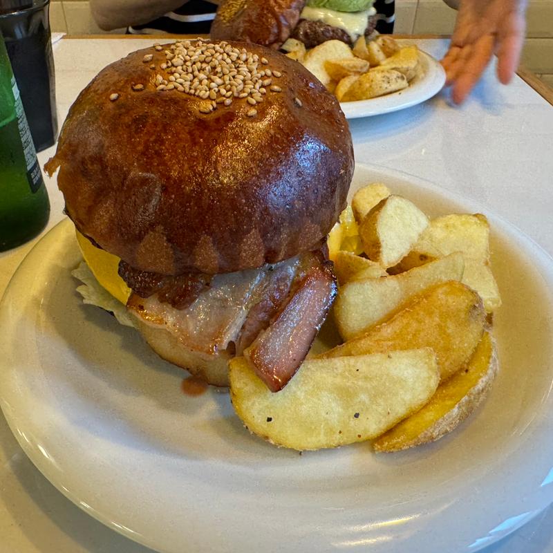 ベーコンチーズバーガー(the STAND HILL)