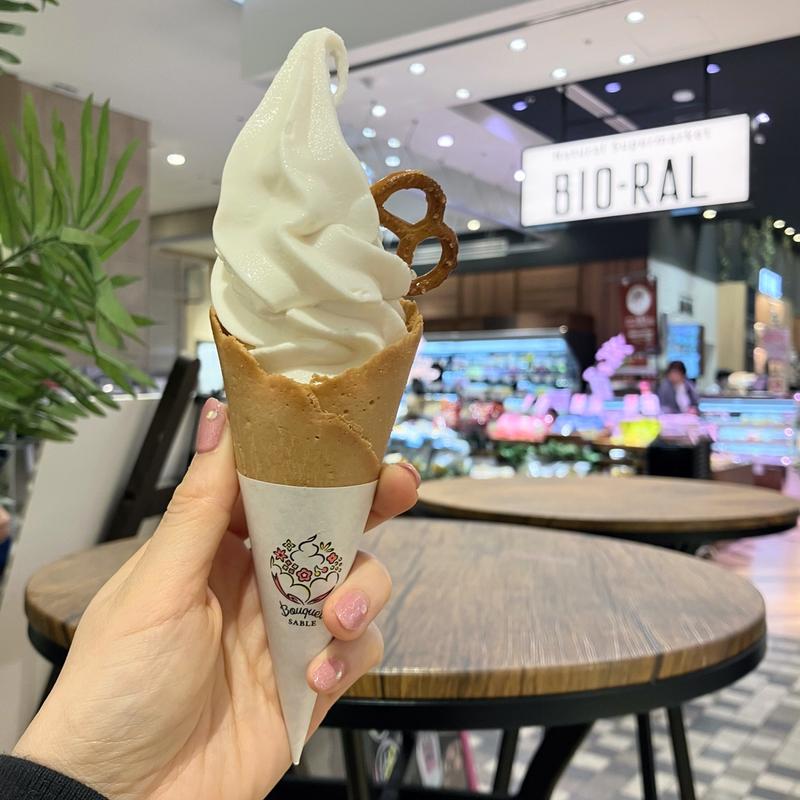 牛乳×信州ももミックスソフトクリーム(bioral ビオラル)