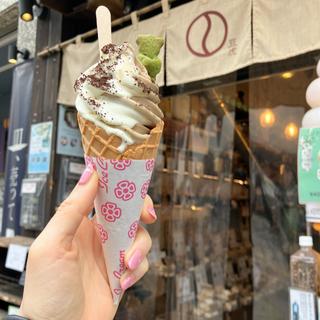 モカリッチ×ミルクリッチミックスソフトクリーム(豆虎　青山焙煎所)