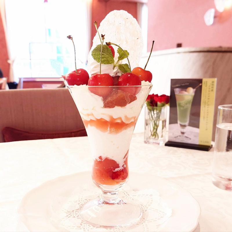 山形県産佐藤錦のパフェ(資生堂パーラー 銀座本店)