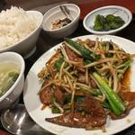 ニラレバ炒め定食