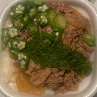 めかぶオクラ牛丼(並盛)(すき家 枚方中宮東之町店 )