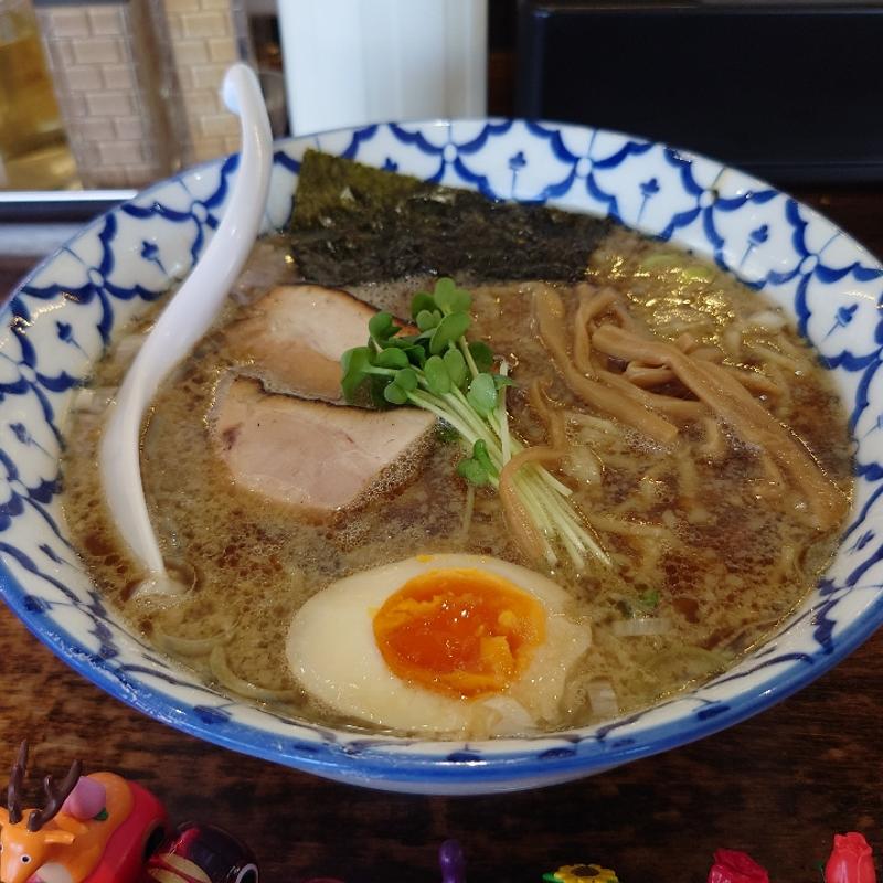 背あぶらーめん(自家製麺　そら)