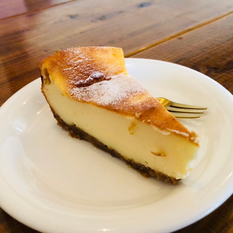 ベイクドチーズケーキ(酒場食堂 saitogura)