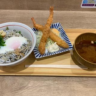 しらす丼と海老フライ(漁師食堂 三河丸（NEOPASA岡崎フードコート内）)