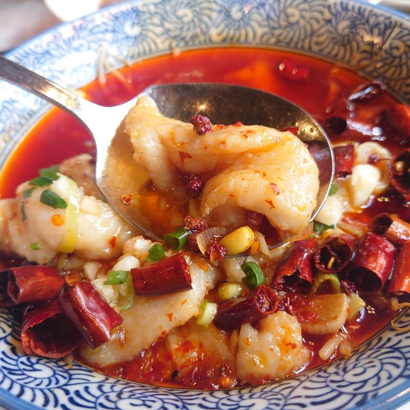 四川風魚煮込み(逸品火鍋 四季海岸)