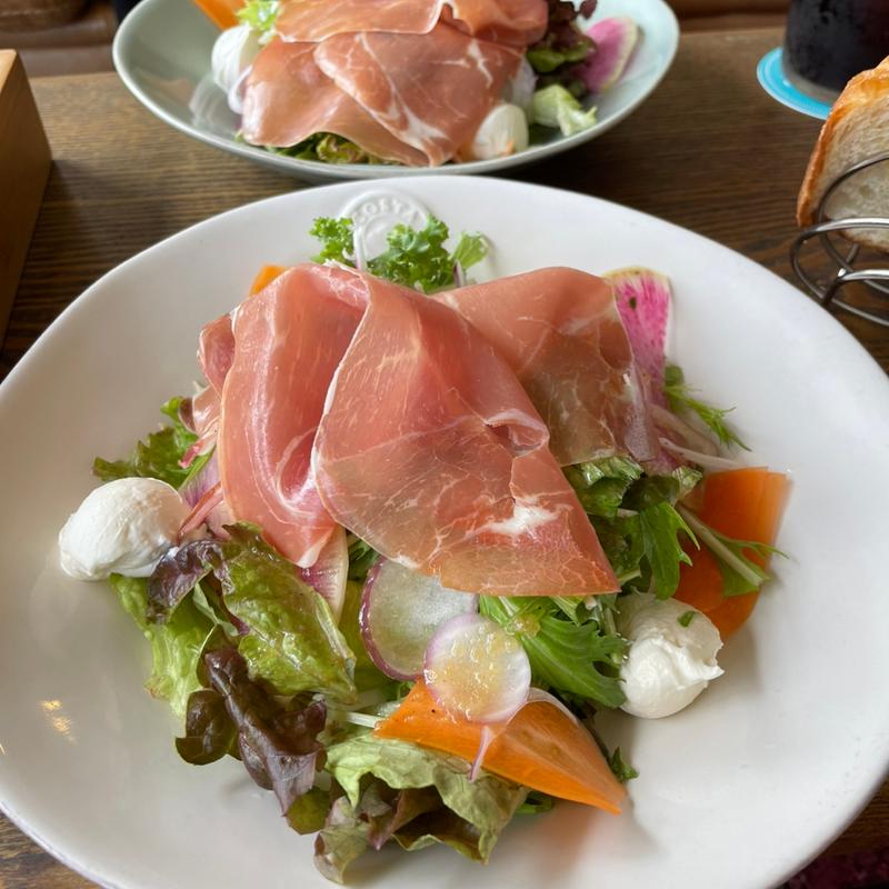生ハム・マスカルポーネチーズのサラダ(TREX CHIGASAKI OCEAN CAFE)
