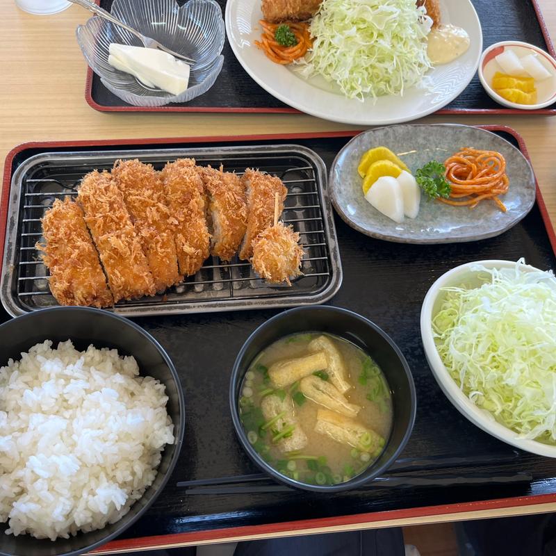 ロースかつ定食（竹）(秀かつ 折立店 )