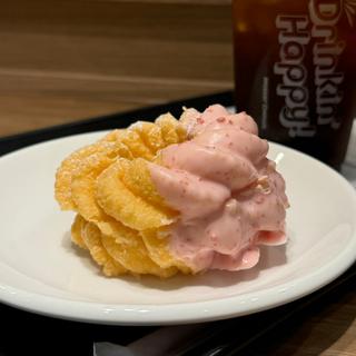ストロベリーカスタードフレンチ(ミスタードーナツ セントラルパークショップ)
