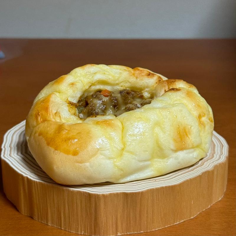焼きチーズカレーパン(ベーカリーカフェ泉)