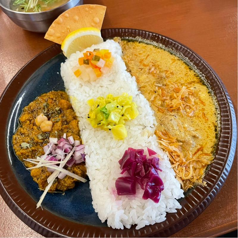 ダブルソース（黒豚キーマカレー＆バターチキンカレー）(名山VOUL)