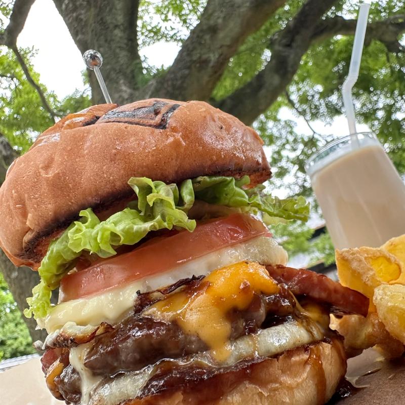 ベーコンエッグバーガー(cafe shiroku / ristorante suolo)