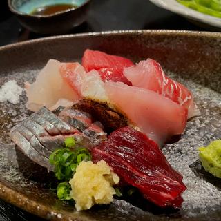 (賛 SUN)