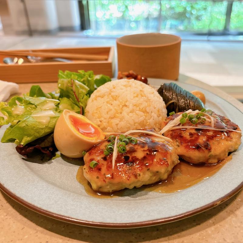 生姜麹の焼きつくねあんかけプレート(麻布台ヒルズギャラリーカフェ)