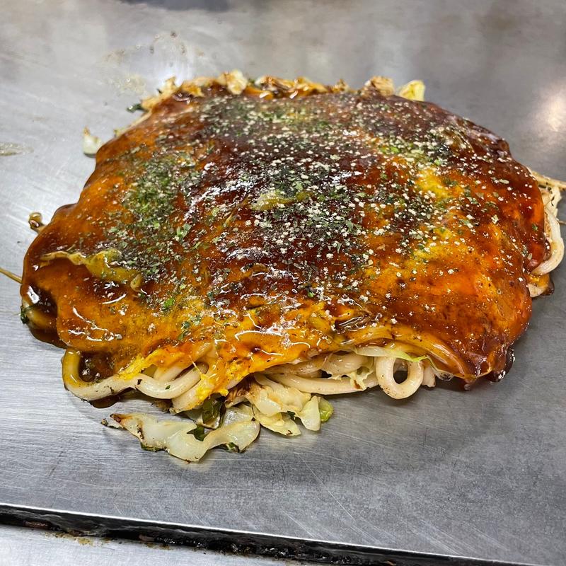 うどん肉玉イカ天入り(よっちゃんお好み焼き )