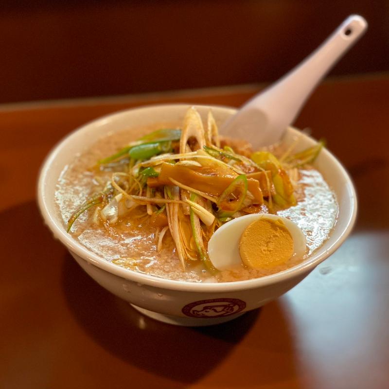 絶品！背脂こってり系ねぎラーメン(こうや)