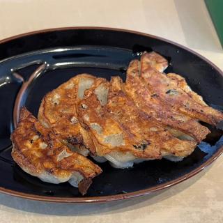 手作り餃子(麺屋新月)