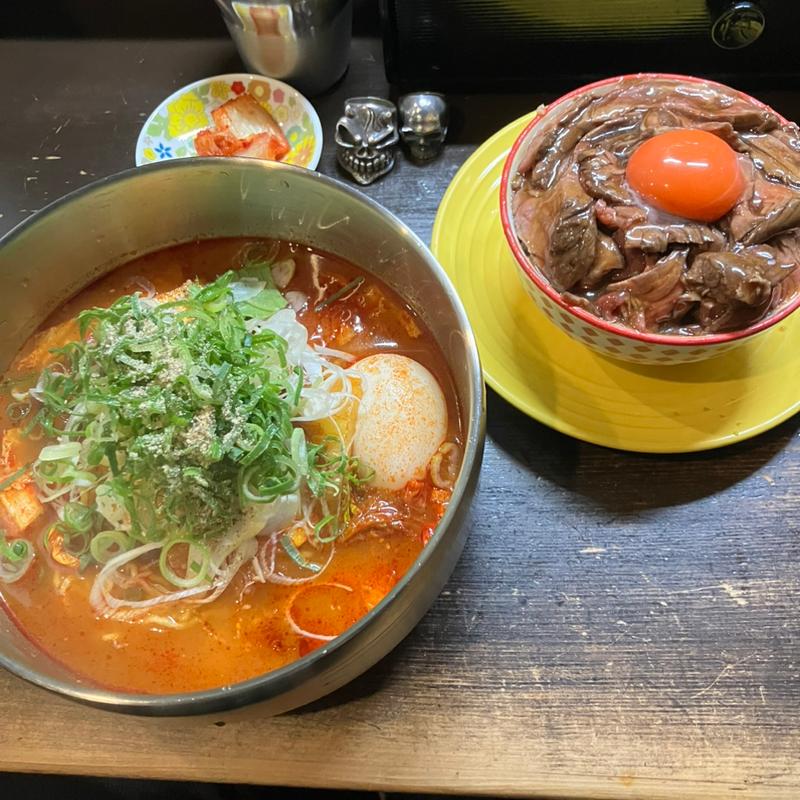 ユッケジャン麺・ハラミ丼セット(韓湯 みっちゃん)