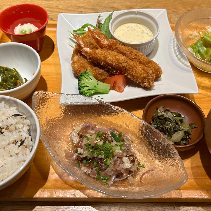 アジフライとエビフライと鯵たたき定食(おぼんdeごはん ルミネ町田店)