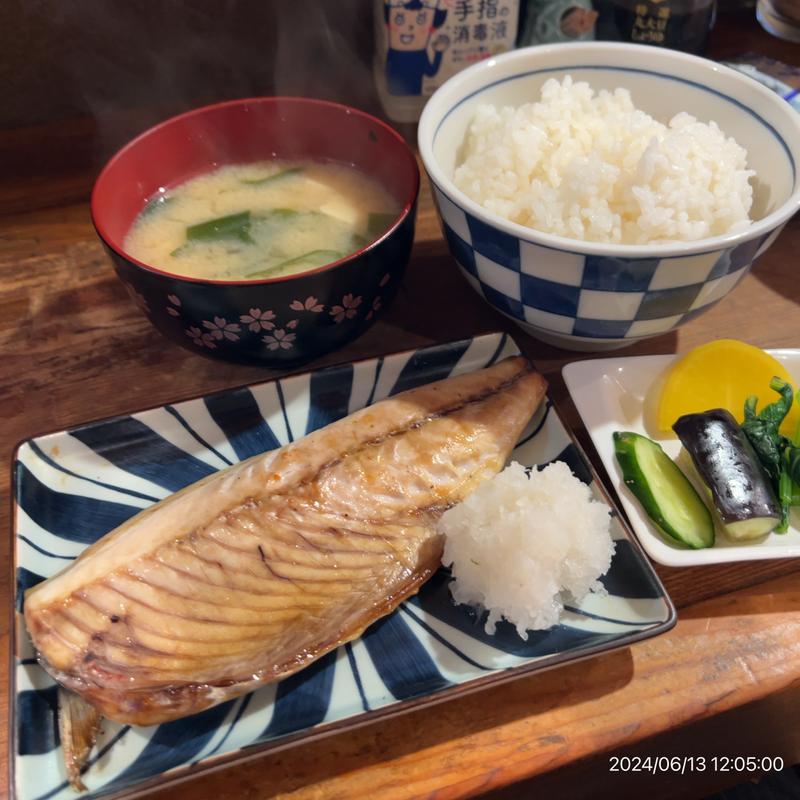 さばの塩焼き定食(カサ・ビノ)