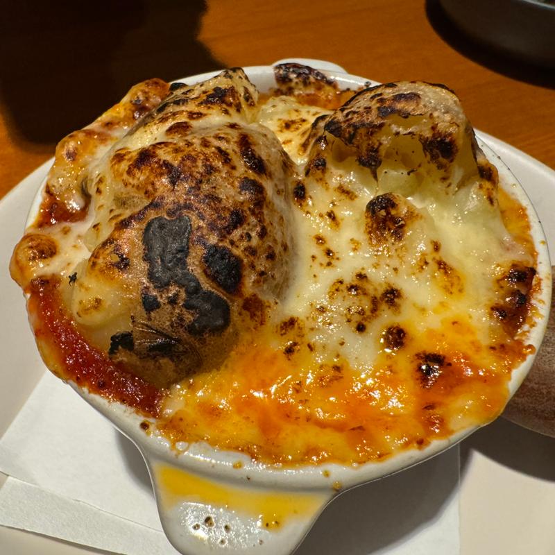 じゃがいもとミートソースグラタン(立呑 富士屋本店)