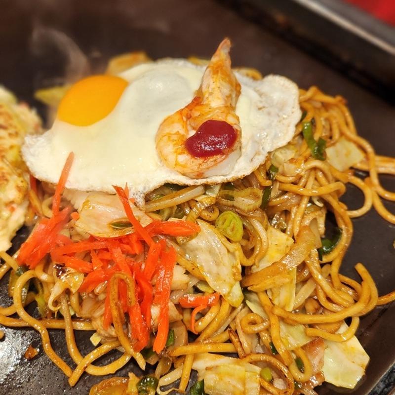 スペシャル焼そば(お好み焼ゆかり 曽根崎本店)