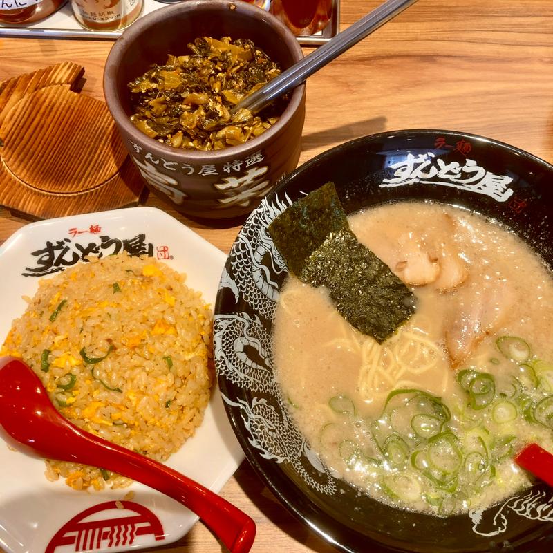 元味ラーメン（背脂並 縮れ麺） 炒飯（並） 替え玉（細麺 バリ固）(ラー麺ずんどう屋 小平天神店)