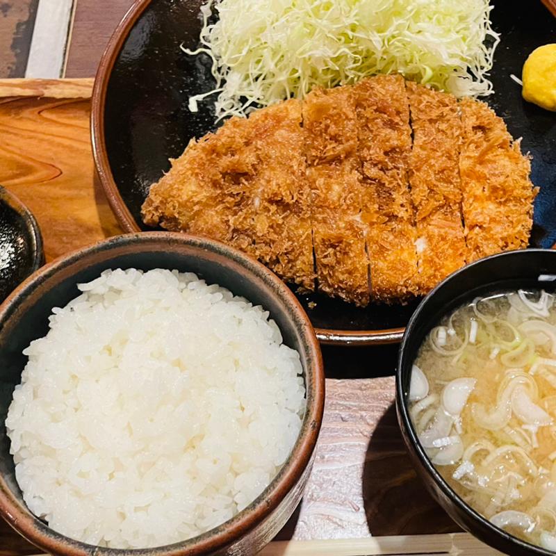 ロースカツ定食(デンキヤホール 寿店 )