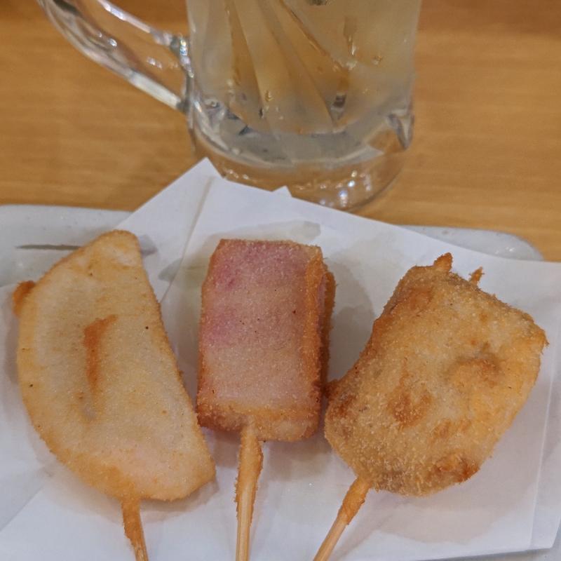 湯葉ごぼう・ふわふわベーコン・山芋ささみ(串揚げとワイン はち2nd)