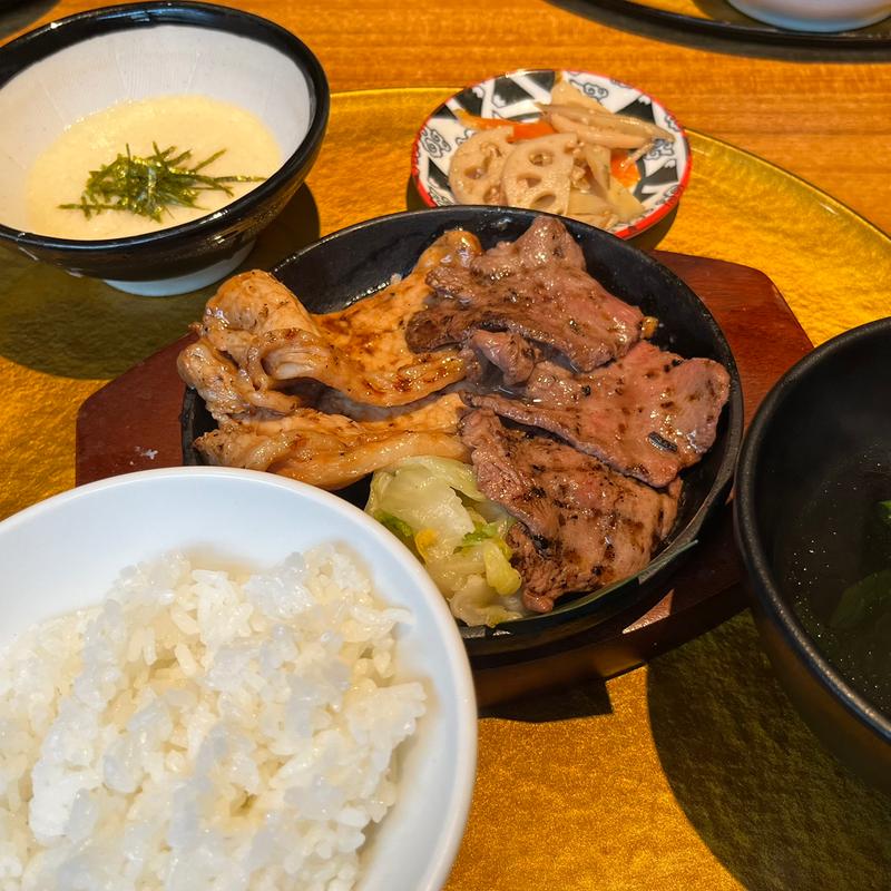 コンボ2種盛り定食(牛タン 伊地知 御茶ノ水ワテラス店)