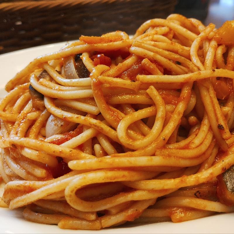 完熟トマトとニンニクの焼きスパ(ローマ軒 東京浜松町店)