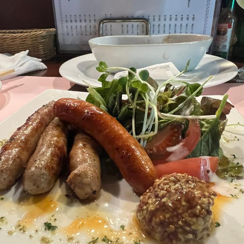 ソーセージ盛り合わせ(楽楽座)