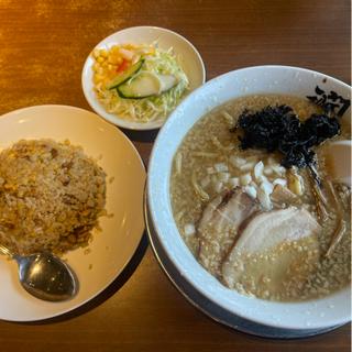 中華そば＋半ちゃーはん(酒麺亭　潤 燕総本店 （しゅめんてい じゅん）)