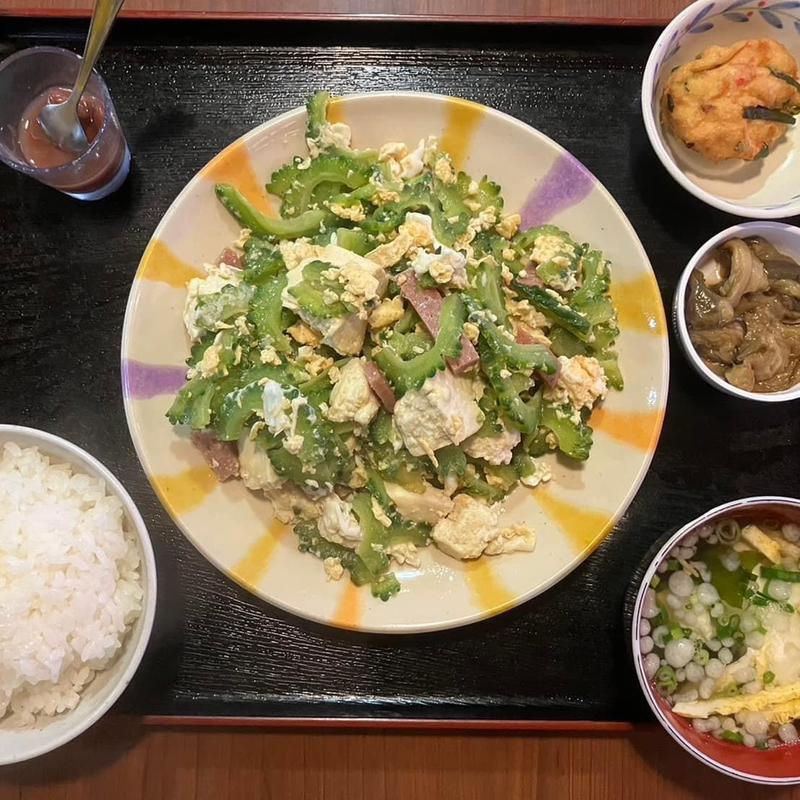 Cランチゴーヤーチャンプルー定食(アクアリュウム喫茶 慈伴賜)