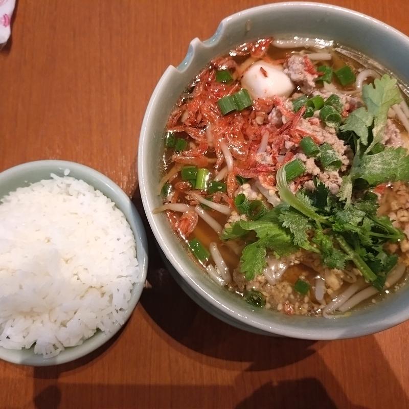 センレクナームタイの汁麺(クルン・サイアム 大井町店 )