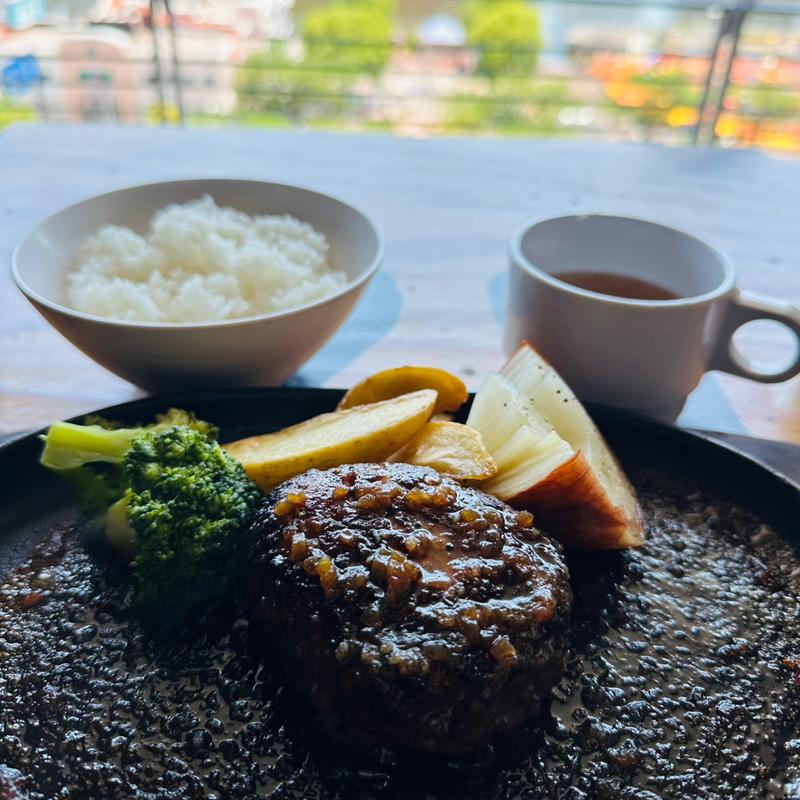 ハンバーグセット(肉バルD.U.M.B.O クイーンズスクエア横浜店)