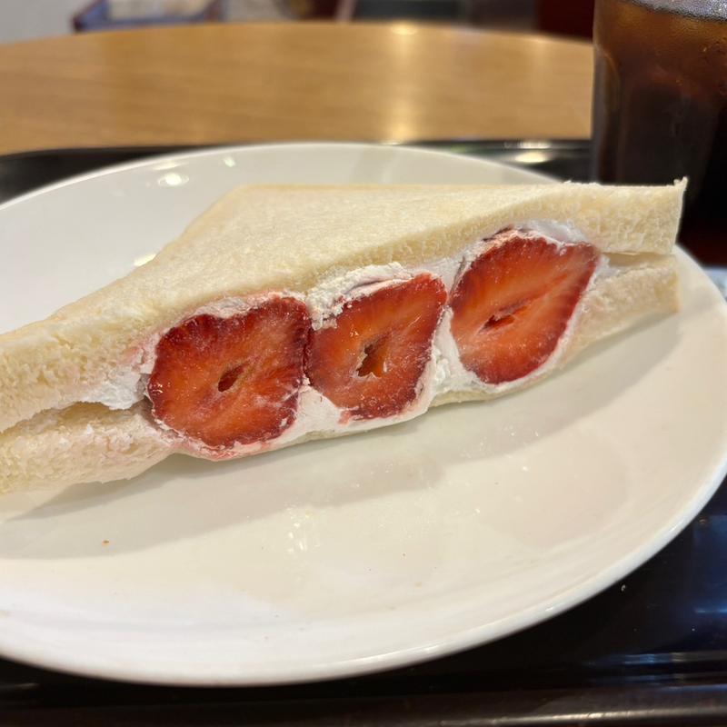 いちごサンド(スリーコンカフェ 池ノ上店)