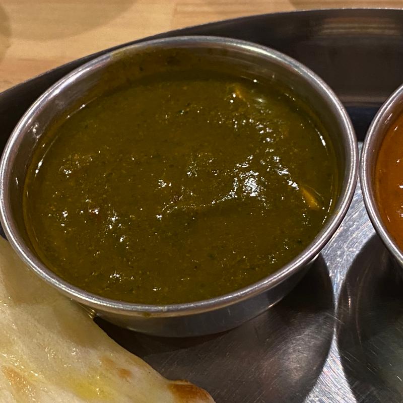 ほうれん草マッシュルームカレー(サウリャ アジアンダイニング＆バー)