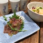 鯛とハマチのとびこ山葵和え造り(山中酒の店 エキマルシェ大阪)