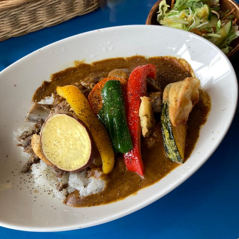 彩り野菜とスペアリブのカレー(Dessert＆Cafe BlueMoon)